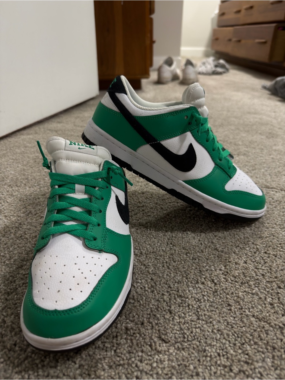 Nike Men’s Low-Top Sneakers — White, Green & Black